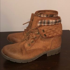 Two tone Combat boots